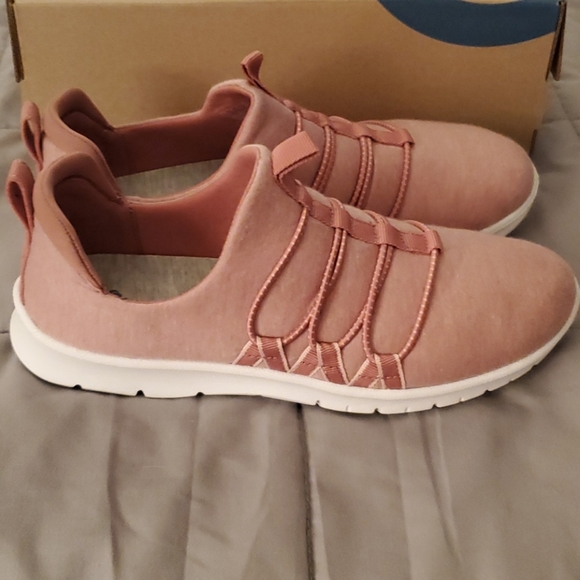 Clarks Sneakers - Picture 2 of 7